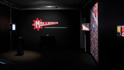 08_aksioma_Molleindustria_02