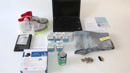 bitnik_random-darknet-shopper